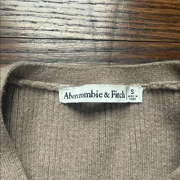Abercrombie & Fitch Beige Ribbed Cardigan - Picture 2 of 4